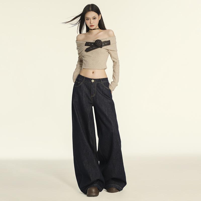 ・カテゴリ: デニムパンツ・素材: デニム・混紡率: 綿70〜80%未満・丈: ショート丈・ウエスト: ローライズ・スタイル: エレガント・シルエット: ワイドフレア・加工: ダメージ加工.ウォッシュ加工.色落ち加工.ジッパーフライ.ボタン留め・カラー: ダークブルー・サイズ展開: XS, S, M, L, XL