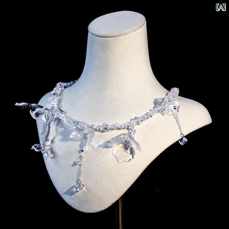 ・素材: シリコン・加工方法: 手作業・: 花・チェーンスタイル: 通常チェーン・ペンダント素材: シリコン・周長: 51-60cm・カラー: 透明・流行要素: 花・スタイル: 自然・重量: 30g・スタイルカテゴリ: 清新で甘め・カテゴリ: ネックレス・対象: 女性・流行要素カテゴリ: 植物、花