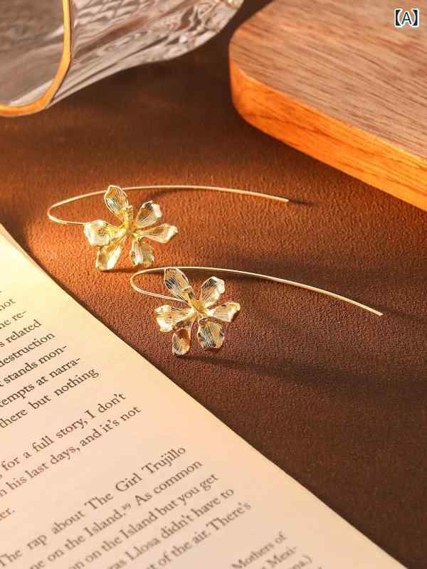 ・主な素材: 合金・デザイン: 花・加工: 電鍍・カラー展開: シルバー花柄、ゴールド花柄・流行要素: 植物・花柄・スタイル: クール・スタイル分類: 個性派・カテゴリ: ピアス・ピアス・対象: 女性