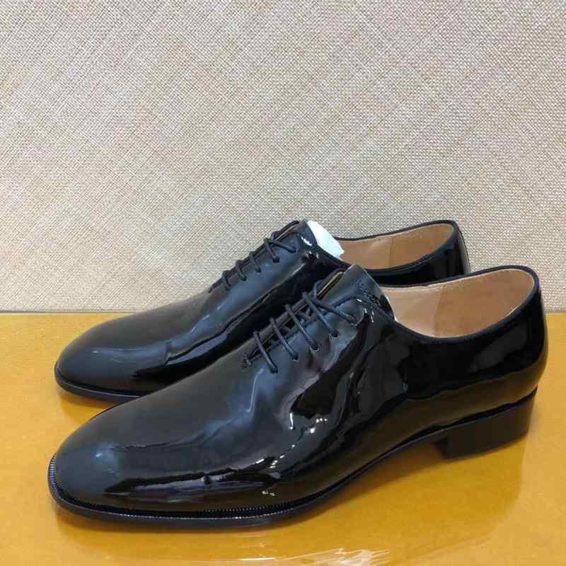 ・カテゴリ: 皮鞋・靴面素材: 牛皮・性別: 男・つま先形状: ラウンドトゥ・靴の高さ: ローカット・重量: 約2000g・カラー展開: ブラック・サイズ展開: 38, 39, 40, 41, 42, 43, 44, 45, 46, 47・デザイン要素: レザー切り替え