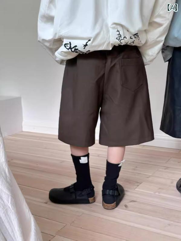 ・スタイル: 韓国風・主な素材: PUレザー・素材の含有率: 45%・パンツ丈: 五分丈・対象性別: 男女兼用・対象年齢: 3〜8歳（身長100〜140cm）・デザイン: ベーシック・柄: 無地・股上: レギュラー・ウエスト仕様: ゴムウエスト・カラー展開: ブラック、ブラウン・サイズ展開: 90cm、100cm、110cm、120cm、130cm、140cm・カテゴリ: キッズパンツ
