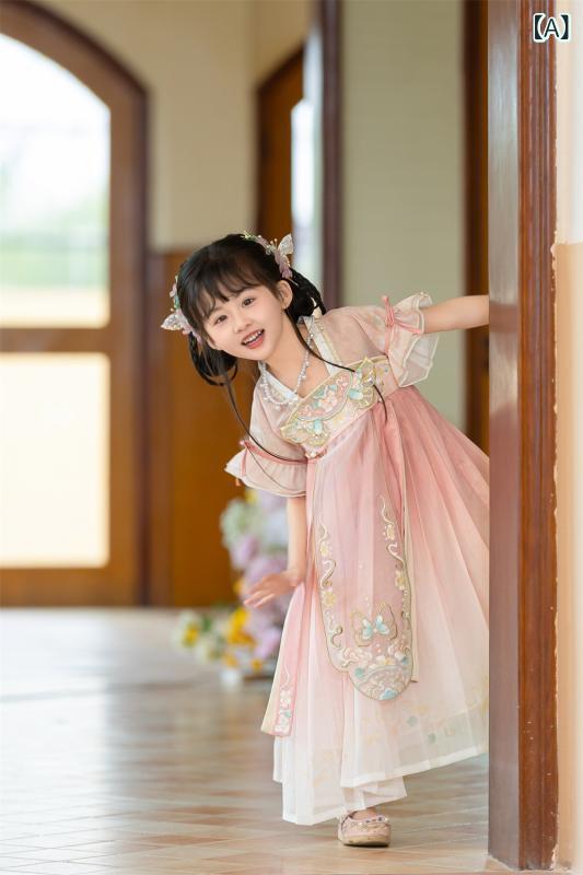 ・カテゴリ: 子供用旗袍・唐装・民族衣装・デザイン: プリンセス・安全基準: B類・対象性別: 女の子・主な素材: ポリエステル・素材の含有量: 71%〜80%・カラー展開: ピンク、グリーン・サイズ展開: 110cm、120cm、130cm、140cm、150cm・対象年齢: 3〜8歳（身長100〜140cm相当）