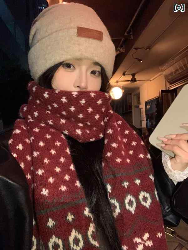 ・カテゴリ: マフラー・織り方: 平織り・機能: 保温・丈の長さ: 標準・カラー展開: 雪花レッド、ブロックレッド、格子レッド、十字格子、ストライプレッド、クリスマスツリーレッド・スタイル: レトロ、和風、文芸風・素材: ポリエステル 71%-80%、羊毛 10%以下・生地名: カシミヤタッチポリエステル・加工技術: 編み