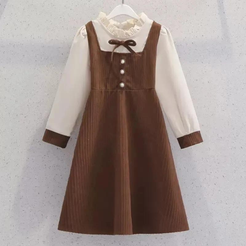 ・カテゴリ: 子供用ワンピース・主な素材: ポリエステル55%・性別: 女の子・対象年齢: 8歳以上、身長140cm以上・柄: 無地・袖丈: 長袖・スカートのデザイン: Aラインワンピース・デザイン特徴: バイカラー・カラー展開: カーキ・サイズ展開: 120cm、130cm、140cm、150cm、160cm、170cm