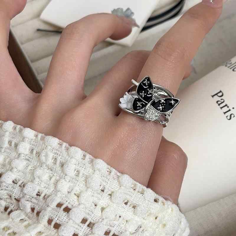 ・カテゴリ: 指輪、リング・素材: 合金・デザイン: 動物、十二支・処理技術: 電気メッキ・デザイン要素: 蝶・スタイル: 軽贅沢風、ファッション通勤・対象: レディース