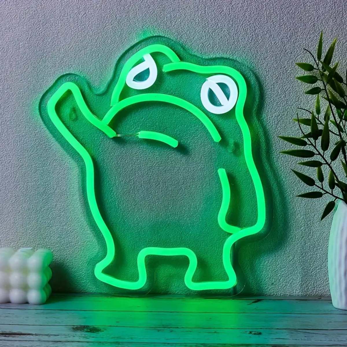 照明 ライト かわいい敬礼するカエル LEDネオンサイン - USB調光対応 緑色ライト ...