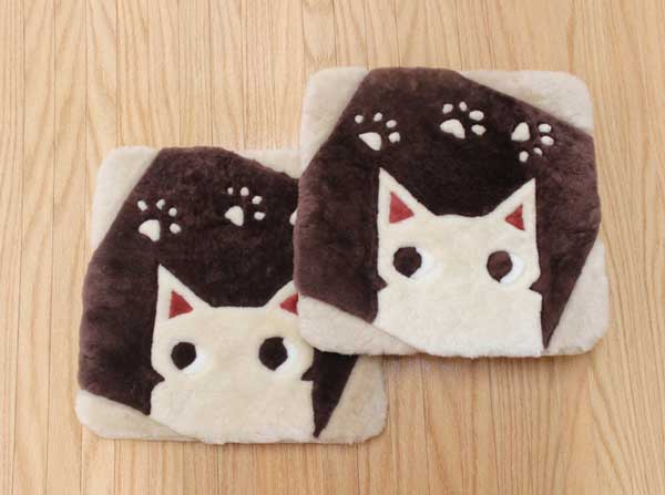 Rakuten - ムートンにゃんこクッション　43x43cm　2枚組 DZLCAT43GN/DZLCAT43BE