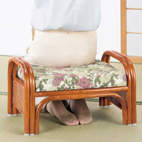 東京ラタン 天然籐らくらく座椅子 ロータイプ ハイタイプ(天然籐 籐家具 ラタン クッション付 正座 正座椅子 座椅子 椅子 椅子 籐製 正座器 完成品 オットマン)