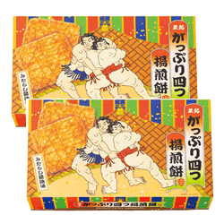 「がっぷり四つ揚煎餅」は、相撲の力士が胸を合わせて組み合う「がっぷり四つ」をモチーフにした大判の揚げ煎餅 　 幅広い世代に好まれる「みたらし醤油味」を採用し、香ばしい揚げ煎餅と甘じょっぱい風味が特徴です パッケージの裏面が「紙相撲（トントン相撲）」で遊べる仕様になっており、食べて美味しいだけでなく遊べるお土産・ギフトとしても人気があります。 内容量: 6枚入り（個包装）などの形態で販売されています。名　称 米菓 原材料名 米菓生地（うるち米（国産））、植物油、砂糖、醤油、発酵調味料、液体調味料（アミノ酸液、水あめ、食塩、ぶどう糖）、ぶどう糖果糖液糖、蜂蜜、混合節エキス、食塩、混合節エキス調味料／調味料（アミノ酸等）、カラメル色素、（一部に小麦・さば・大豆を含む） 内容量 6枚 賞味期限 2027年1月9日 保存方法 直射日光、高温・多湿を避けて保存してください 販売者 株式会社三州総本舗　 埼玉県春日部市大場1091番地