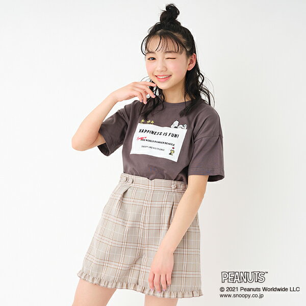 リンジィ(Lindsay)【PEANUTSコラボ】 スヌーピースクエア刺しゅうTシャツのサムネイル