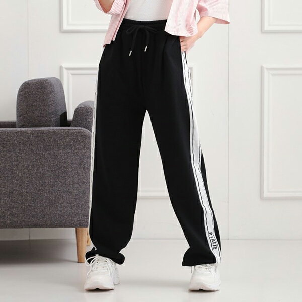 ピンクラテ(PINK-latte)ミニ裏毛サイド切替パンツのサムネイル