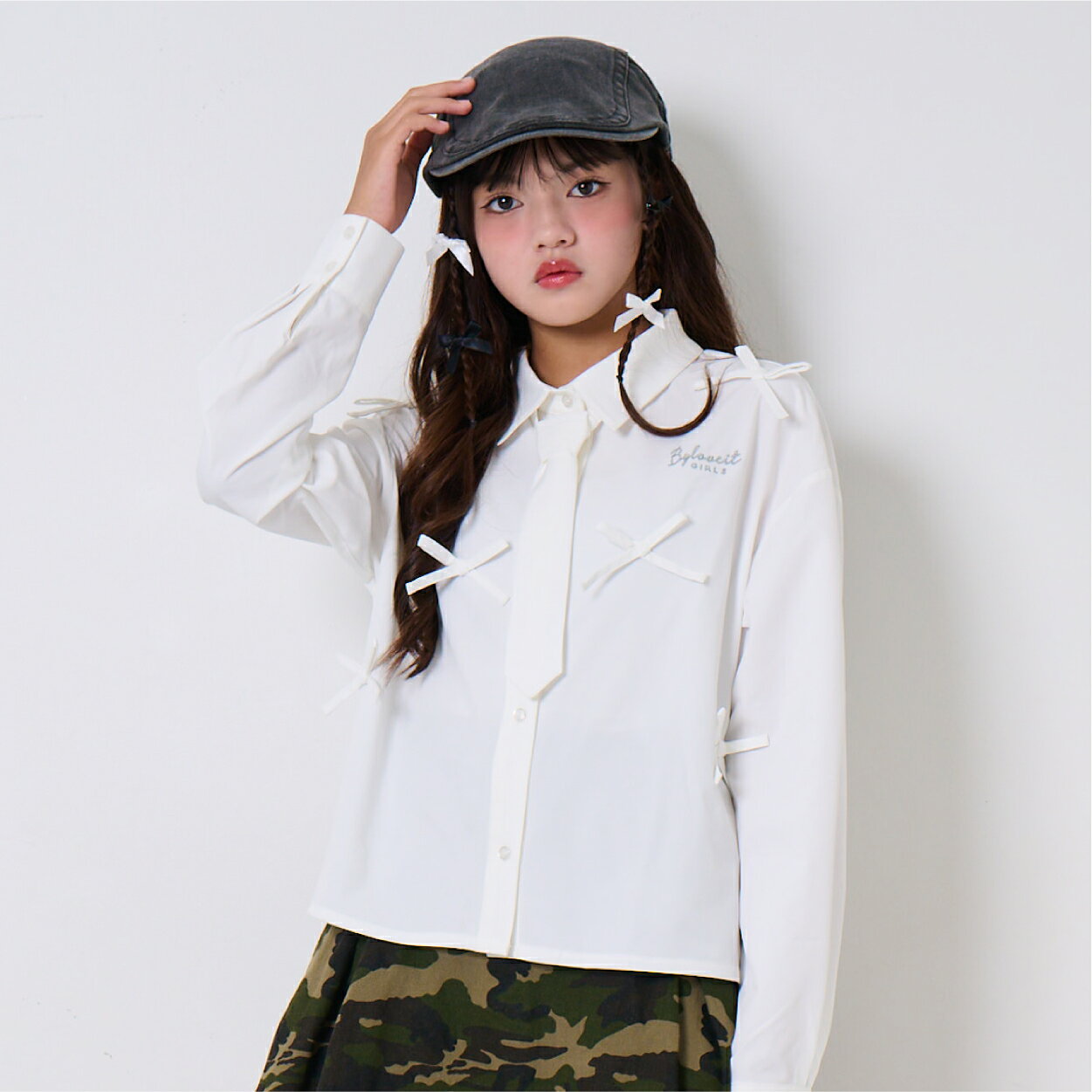 バイ ラビット(by LOVEiT)タイつきリボンブラウスのサムネイル