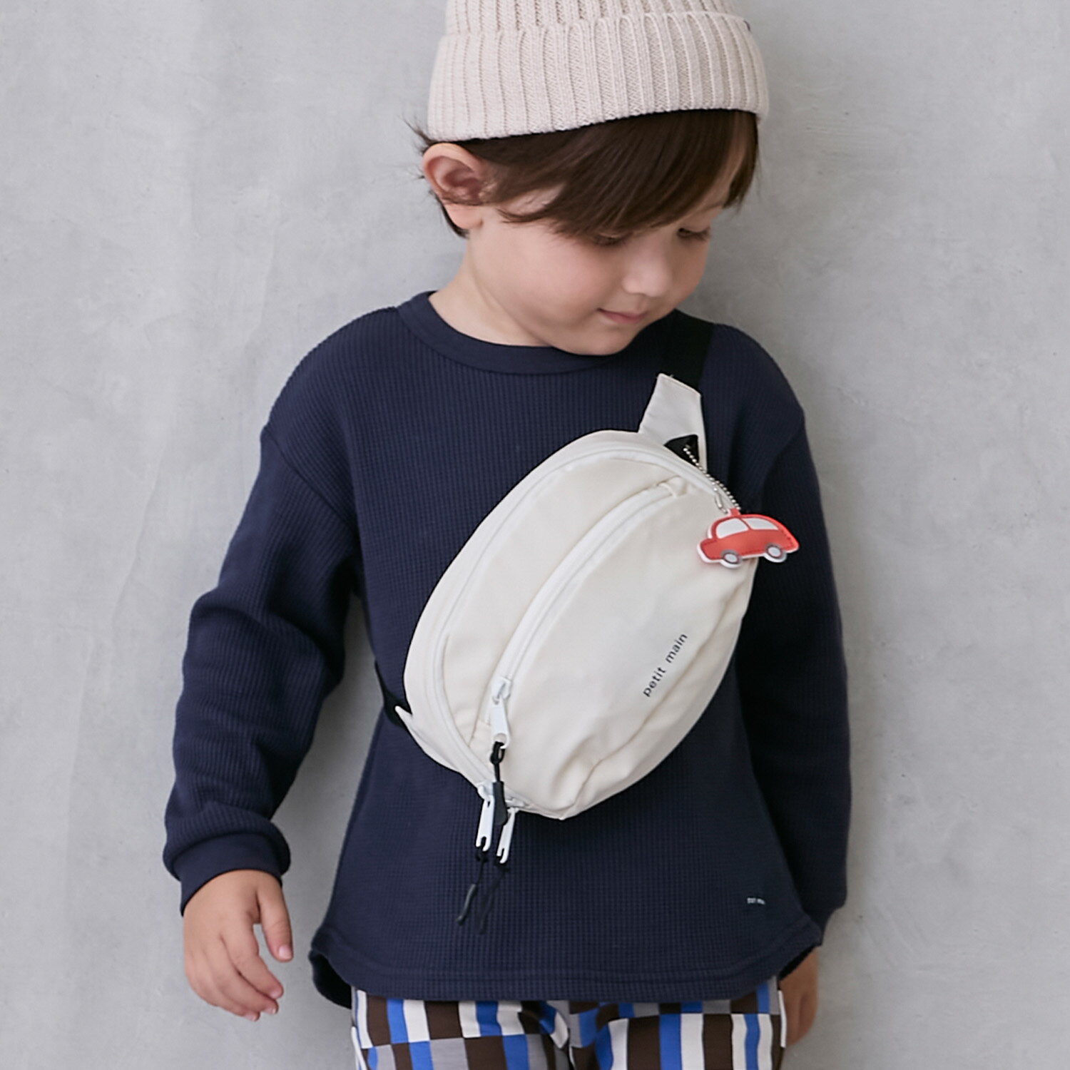 プティマイン(petit main)ボディバッグ