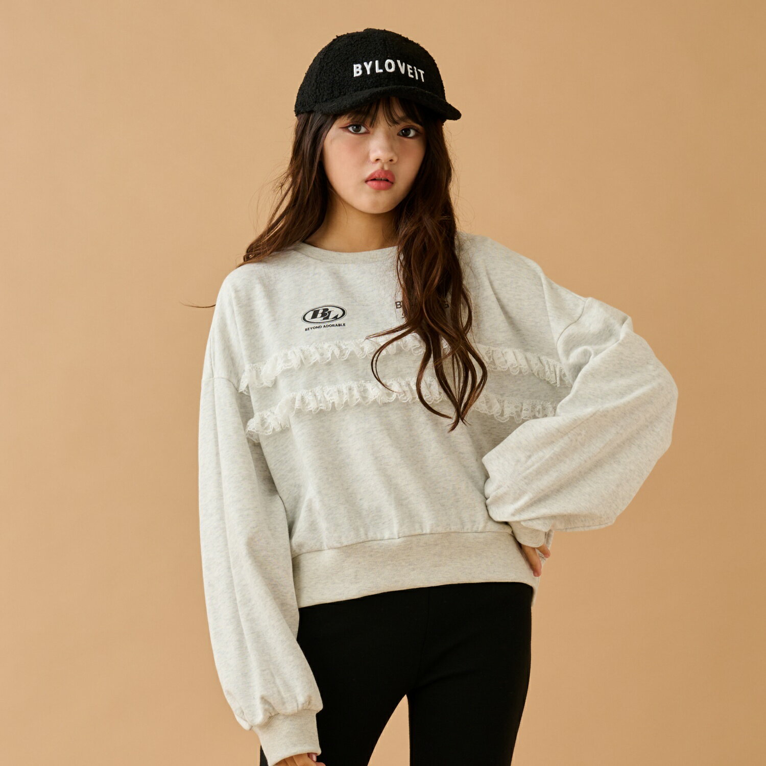 バイ ラビット(by LOVEiT)レースつきプルオーバーのサムネイル