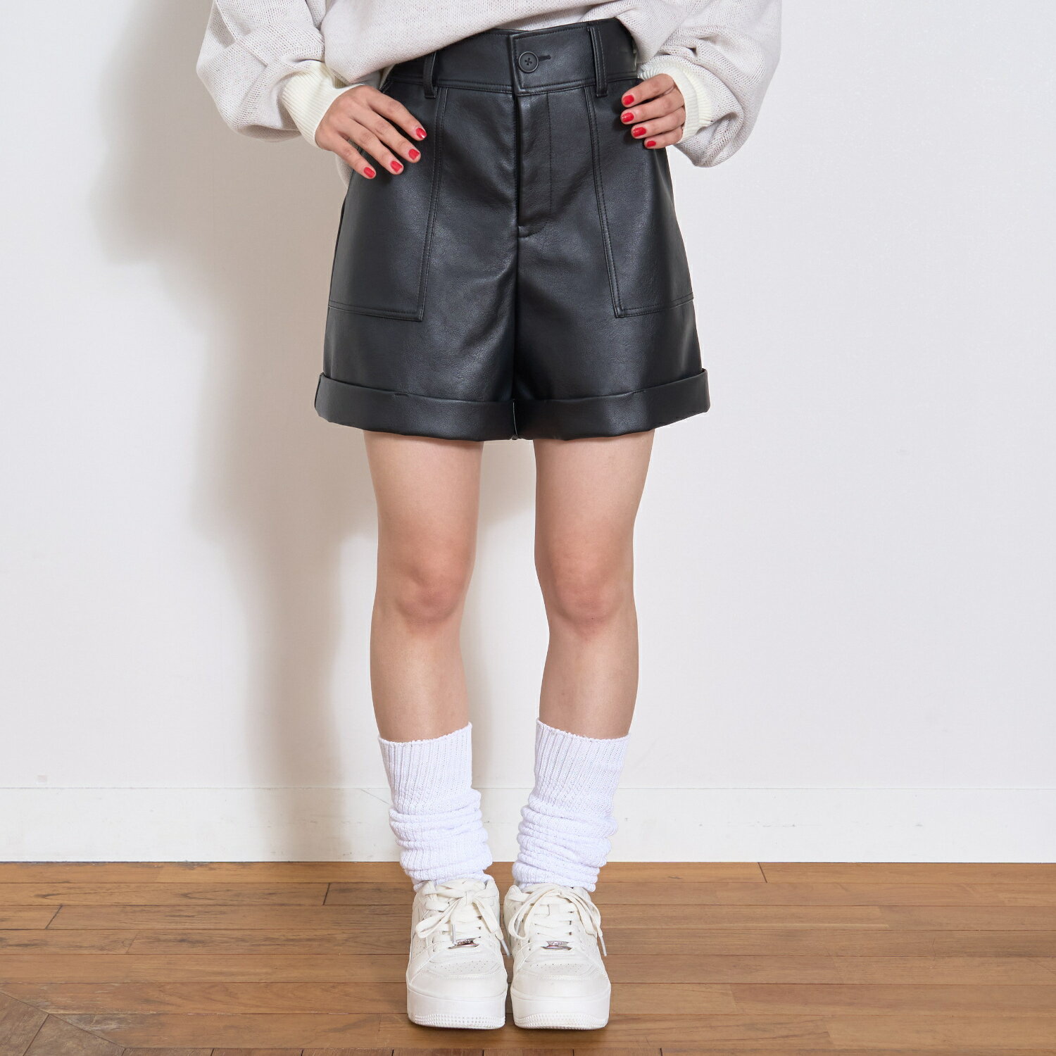 ラブトキシック(Lovetoxic)【LTXC】合皮ショートパンツのサムネイル