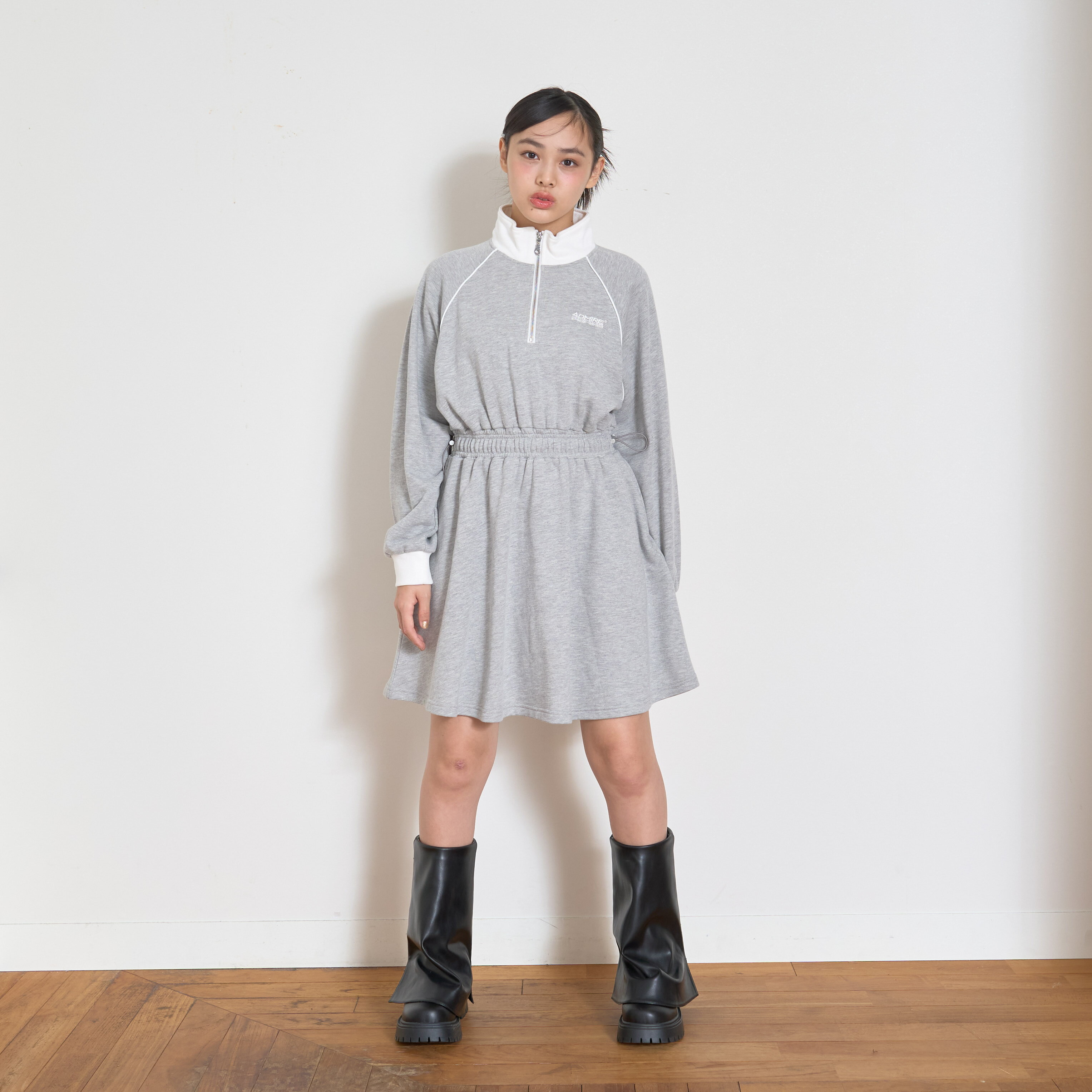 ラブトキシック(Lovetoxic)長袖トラックワンピースのサムネイル