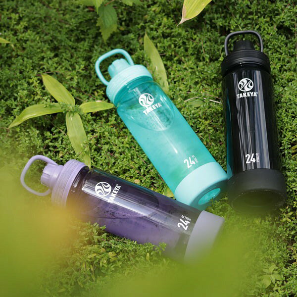 NASLUCK DIRECTのDURABLE BOTTLE デュラブルボトル 直飲み 常温 保冷ボトル 700ml 割れにくい 軽量 透明 トライタン樹脂製 キャリーハンドル シリコーンバンパー付き TAKEYA タケヤ｜アングル3