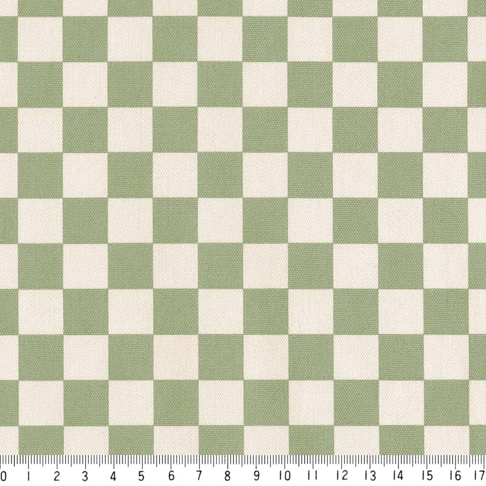 1.6cm 市松模様 7945-48 オリーブグリーン 可愛いチェッカーフラッグ柄 緑 グリーン 10cm単位 やや厚手 生成りオックス 生地 布 松尾捺染 綿100％ 110cm 布　入園入学 テーブルクロス エプロン バッグ クッション ランチョンマット 商用利用可 生地
