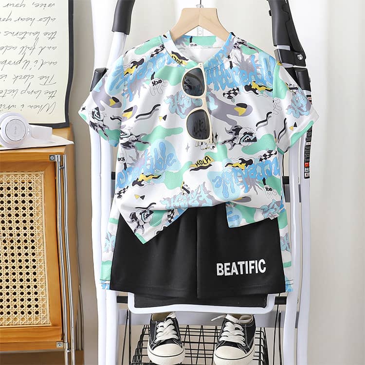 NATIVES SHOPのトレーニングウェア ジュニア 女の子 セットアップ キッズ 上下セット パンツ 男の子 春夏 サッカー キッズ 子供服 スポーツウェア 学生 男女兼用 体操服 運動会 吸汗 速乾 ショートパンツ 半袖 アウトドア おしゃれ 90cm 100cm 110cm 150cm｜アングル2