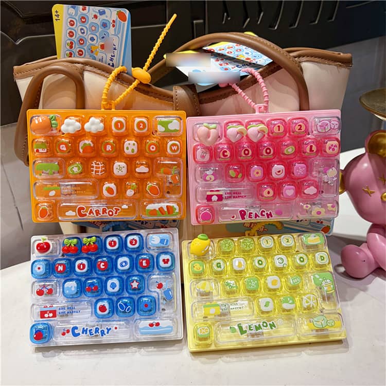 SNSで話題 バッグチャーム 可愛い 子供向けのおもちゃ 26キー グッズ キーボード キーホルダー スクイーズ 暇つぶし 手遊び 無限 減圧 おもちゃ ストレス解消 ストレス発散 ストレス解消 グッズ 大人 子供 キーボード キーホルダー natives-10009663 NATIVES SHOP サンプル画像3