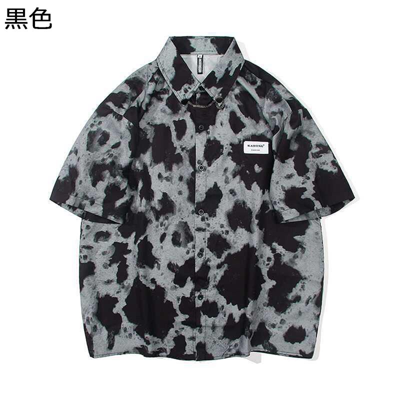 　　　 ◆◇◆人気の秘密◆◇◆ 通気性抜群の軽やかな軽い素材により、夏場でも全く蒸れる事無く涼しく爽やかなレイヤードスタイルが楽しめるビッグシルエットラフカーディガンが登場! 防縮加工、 抗ピリング加工を施して、お手入れがしやすくなり、長く愛用できます。 胸ポケット付きで、お洒落なだけでなく実用性にも拘りました。腕まくりのしやすい袖口のボタン作り。半袖、5分袖ともにスリムな袖口がスタイリッシュさを演出。 程よい厚みの生地は季節を問わず活躍してくれ、休日のカジュアルスタイルや、ビジネスにもハマる万能シャツ。仕事着でも普段着でも、形態安定でお手入れ楽々、軽いアイロンで着て頂けます。 【場合】日常着はもちろん、オシャレなデザインコーディネートしやすく、ビーチ旅行、パーティー、海水浴、ビーチウェディング、レジャー、それ以外にカジュアルルームウエアとして着用もオッケー！お気になる人にプレゼントを送っても最高です。 　　　◆◇◆注意事項◆◇◆ご覧のモニターの環境、撮影環境により実物と色味が異なって見える場合がございます。湿った状態で他のものと擦り合わせると色が移る恐れがあります。濃色品の洗濯時は、白色、淡色と分けて洗ってください。説明 ■おすすめサイズ： 【M】 推薦身長：160-170cm 推薦体重:45-55kg 【L】 推薦身長：165-175cm 推薦体重:55-63kg 【XL】 推薦身長：170-185cm 推薦体重:63-68kg 【2XL】 推薦身長：175-185cm 推薦体重:68-78kg 【3XL】推薦身長：170-190cm 推薦体重:78-85kg ■メイン素材: 綿　ポリウレタン ■綿素材で仕上がっており、肌触り良く快適に着こなせるのが特徴です。 ■ワイドな身幅なので、窮屈感もなくラフゆったりを演出してくれます。 ■ふんわり空気を含んだシルエットとさらっとした生地が涼し気で、これからの季節にぴったりです。 ■こなれ感のあるデザインだからどんなコーデにもハマリやすく、コーディネートの幅も格段に広がります。 ■ベーシックなシルエットは着る人も選ばず10代、20代、30代、40代、50代、60代と多くの方に着用していただけます。 ■幅広いコーデにマッチし、楽に着こなせてバッチリ決まる優秀な1着。 親子や兄弟、友人同士で着回したりなど、長く愛用していただけます。