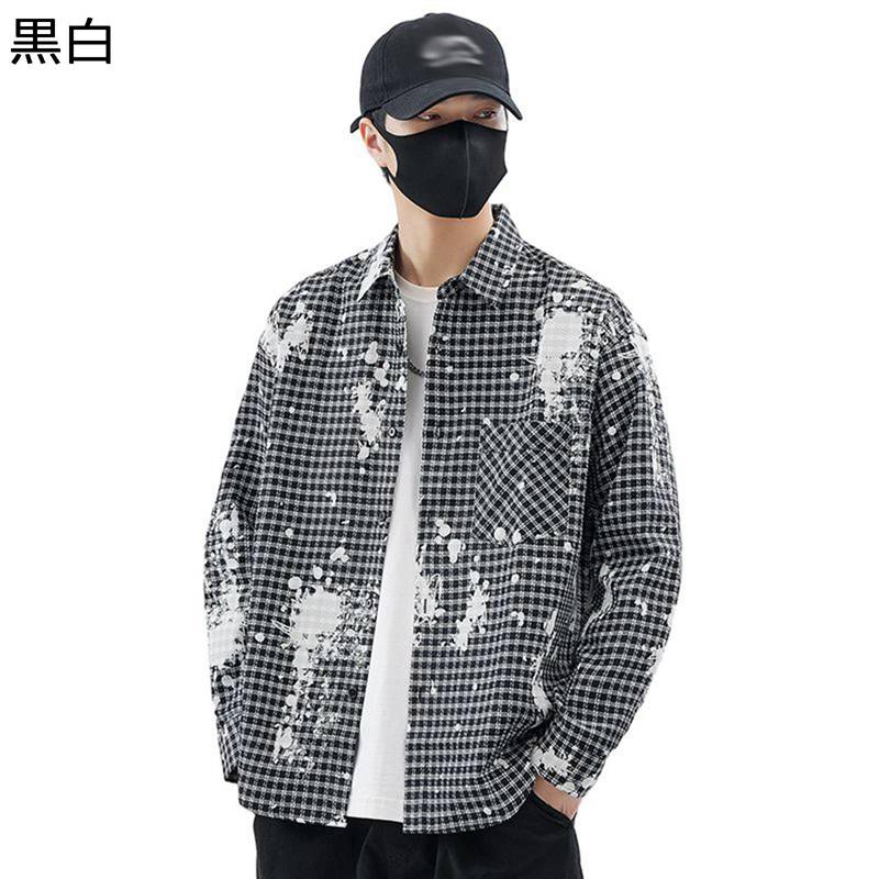 　　　 ◆◇◆人気の秘密◆◇◆ 【着心地いい】高品質の混紡素材を採用して、柔らかい素材感が全体に履き心地の良い印象を与えてくれて、着心地が抜群なメンズシャツです。柔らかく軽い風合いでありながら、しっかりとしたコシ感を実現。【サイズ】M：参考体重:40-60kg；L：参考体重:50-70kg；XL：参考体重:60-80kg；2XL：参考体重:70-95kg 【オシャレ】ハードになりすぎない、ナチュラルでスタイリッシュなデザインとシルエットで品よくカジュアルが楽しめる1着です。カラーも大人っぽくお洒落感のあるカラーをご用意いたしました。 【着回し力高い】今季人気のスタイルを取り入れるなら、このシャツジャケットで決まり! 主張しすぎないデザインで、着回し力抜群です。流行り廃りに左右されない王道なデザインなので、様々な場面、長い間愛用できるアイテム，上品な大人の雰囲気に演出してくれます！ 【男女兼用】組み合わせは自由で、いろいろな組み合わせが選べます。快適トレンドのバージョンは男性でも女性でも着用可能です。 【実用性】春・秋の季節の変わり目はアウター、冬にはパーカーやセーターのインナーとして活用可能 　　　◆◇◆注意事項◆◇◆ご覧のモニターの環境、撮影環境により実物と色味が異なって見える場合がございます。湿った状態で他のものと擦り合わせると色が移る恐れがあります。濃色品の洗濯時は、白色、淡色と分けて洗ってください。説明 ?いらっしゃいませ? 「商品紹介」 表地：混紡 【サイズ】 M：参考体重:40-60kg L：参考体重:50-70kg XL：参考体重:60-80kg 2XL：参考体重:70-95kg 「商品特徴」 カジュアルな雰囲気と使いやすさで、着回し力の高いシャツジャケットは、個性デザインながっていて 印象的が高いです。おしゃれなデザインを組み合わせ、オールシーズンのファッションアイテムトップス、襟のフロントに施されたカジュアルのデザイン、ファッショナブルでかっこいい服です。 なシルエット、ゆとり感ある快適に着こなせます。春 秋におしゃれな一着をぜひ。程よいゆったり感があるので、カジュアルでもきれいめコーデでもさらっと着こなせます。軽くて蒸れいくい特徴のあるシャツです。 トレンド感溢れるチェック柄はどんなファッションにも合わせやすく、選ばず男性から女性まで、幅広い層でご着用いただける1着です。 10代、20代、30代、40代、50代、60代とどんな年代の方にも使いやすいカジュアルデザインなので、色やサイズ違いでお友達や兄弟とのお揃いや親子コーデを楽しめます。 ??????????????????「ご注意」?????????????????????? ? 商品サイズは平置きで採寸していますから、1−3cmぐらいの誤差がありますのでご了承ください。ただの参考としてご利用ください。 ? 商品写真はできる限り実物の色やサイズに近づけるよう加工しておりますが、写真を撮る時の燈光とお使いのPCモニターにより多少異なる場合がございます。もしくは商品に更に問題があった場合は、お手数おかけ致しますが、その旨ご連絡ください。 ご覧下さい！ ? 「検索キーワード」 春 秋 冬 ジャケット メンズ ルーズサイズ 大きいサイズ 体型カバー ジージャン 花柄 アメリカン おしゃれ ポケット ラペルネック 薄手 長袖 防寒 防風 合わせやすい 通勤 通学 デイリー カーキ色 ジャケット メンズ ジージャン ジャケット カーゴジャケット 春秋 パッチワーク アメリカン ヴィンテージ ワッペン ラペル マルチポケット カジュアル ブルゾン 上着 ストリート アウトドア ジャケット メンズ 英字 花柄 春 秋 防寒 防風 ラペル 長袖 快適 デニムコート ハンサム 着回し ジージャン カジュアル おしゃれ ゆったり 大きめ