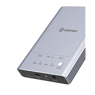 Ankmax NVMe M.2 デュプリケーター M2U32C デュアルベイ オフライン クローン SSD ドッキング ステーション、工具不要のアルミニウム 2 ベイ USB3.2 10Gbps 外部 SSD エンクロージャ、ワンキー システム ディスク クローナーをサポートブランドAnkmax色モデル商品説明【2ベイNVMe SSDハードディスクボックス兼クローナー】2台のNVMe M.2 SSD（2280/2260/2242/2230、同時にデータの読み書きが可能）をサポートします。 また、2台のSSD間のミラーコピーやオフラインクローニングに対応しています。 1台のSSDの容量は最大8TBです。【10Gbps USB3.2転送速度】データ転送速度が最大10GbpsのSuperSpeed USB3.2 NVMe SSDエンクロージャー。 UASP、Trimをサポートしており、SSDの速度を効果的に高め、耐用年数を延ばすことができます。 複数のOS Windows、Mac OS、Linux、Android、iPad OSに対応します。【NVMe SSDクローニングはとても簡単】2台のSSDオフラインクローニング機能をサポートし、パソコンを使わずにクローニング機能を使用し、直接SSD1をSSD2にクローニングできます（SSD2の容量はSSD1の容量と同じかそれ以上である必要があります）。【高速クローニング速度】NVMe SSD間のクローニング速度は最大700MB/sec、500GB SSD1→1TB SSD2を12分でクローニングします。 LEDインジケーターでSSDのクローニング進捗をいつでも監視できます。 (テスト結果：SSD1 Samsang 980Pro 500GB、SSD2 WD Black SN850 1000GB)【?合金外?的免工具??】采用?合金材料??，在使用?程中可以快速散?和保?SSD。 特殊的磁性保?盖，可快速?入，100%免工具??。支持即插即用和?插拔，无需??。包括：?条0.5米数据?（USB A到C，USB C到C），5V/4A?源?配器。工具不要 Ankmax M2U32C USB Type C デュアルドッキングステーション PCIe NVMe M.2 SSD用 オフラインクローニング機能付き
