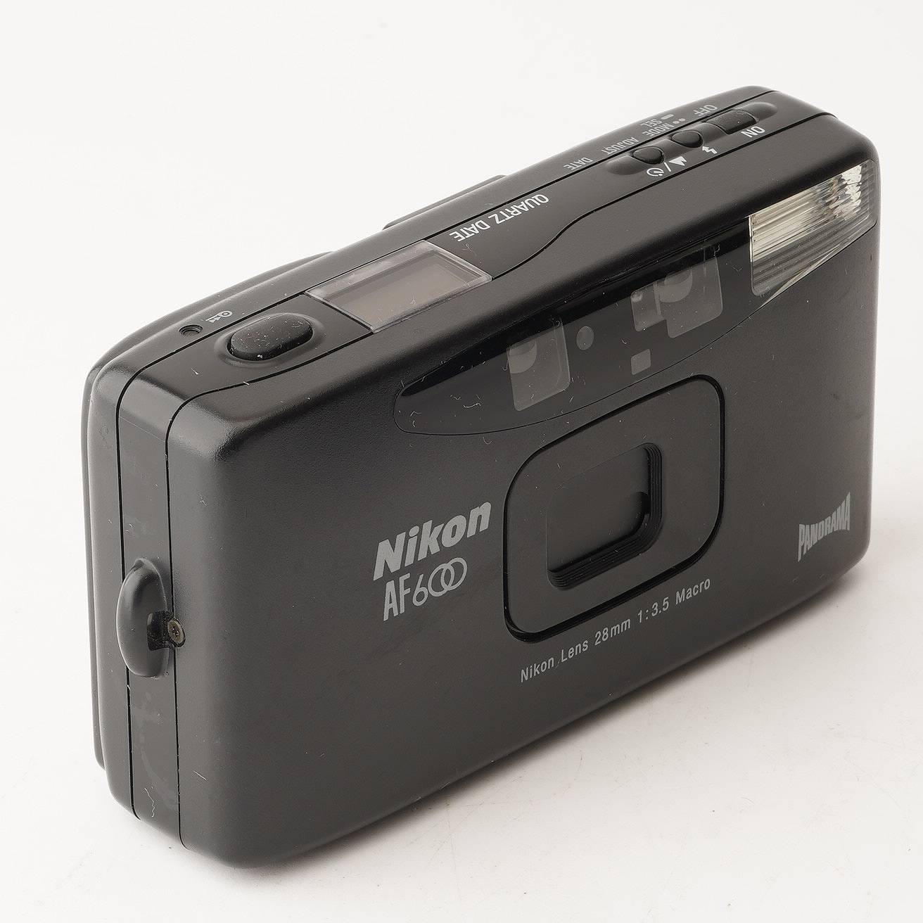 �˥��� Nikon AF 600 Quartz Date / 28mm F3.5 Macro