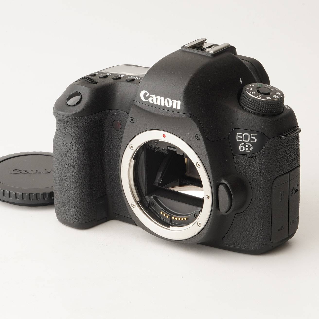 【外観】 外観は写真にて確認してください。 液晶は綺麗です。 【動作】 各機能動作します。 撮影・再生ができることを確認しました。 オートフォーカスは正常に動作します。 フォーカスは正常に動作します。 ズームは正常に動作します。 シャッターカウント：1769 【光学】 撮影に影響する不具合がありません。 ファインダーは綺麗です。 【付属品】 充電器は付属しません。 バッテリーは付属しません。 写真に写っているものがすべてです。