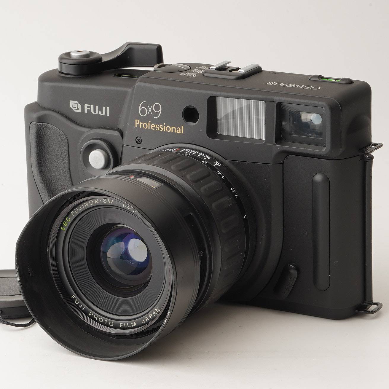 【外観】 外観は写真にて確認してください。 【動作】 各機能動作します。 シャッタースピード全速正常に動作します。 二重像は正常に動作、重なります。 フィルム巻上げ問題ありません。 フォーカスは正常に動作します。 絞り羽根は綺麗で正常に動作します。 フィルムカウント：112 【光学】 撮影に影響する不具合がありません。 レンズにカビ、クモリ、キズはありません。 ファインダーは綺麗です。 【付属品】 写真に写っているものがすべてです。