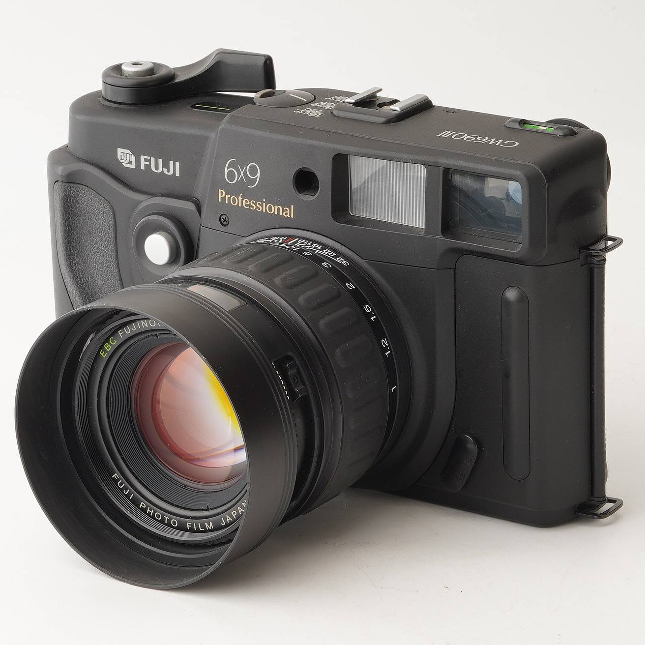 【外観】 外観は写真にて確認してください。 【動作】 各機能動作します。 シャッタースピード全速正常に動作します。 二重像は正常に動作、重なります。 フィルム巻上げ問題ありません。 フォーカスは正常に動作します。 絞り羽根は綺麗で正常に動作します。 フィルムカウント：140 【光学】 撮影に影響する不具合がありません。 レンズにカビ、クモリ、キズはありません。 ファインダーは綺麗です。 レンズ内にホコリがありますが、撮影に影響する程度ではありません。 【付属品】 写真に写っているものがすべてです。