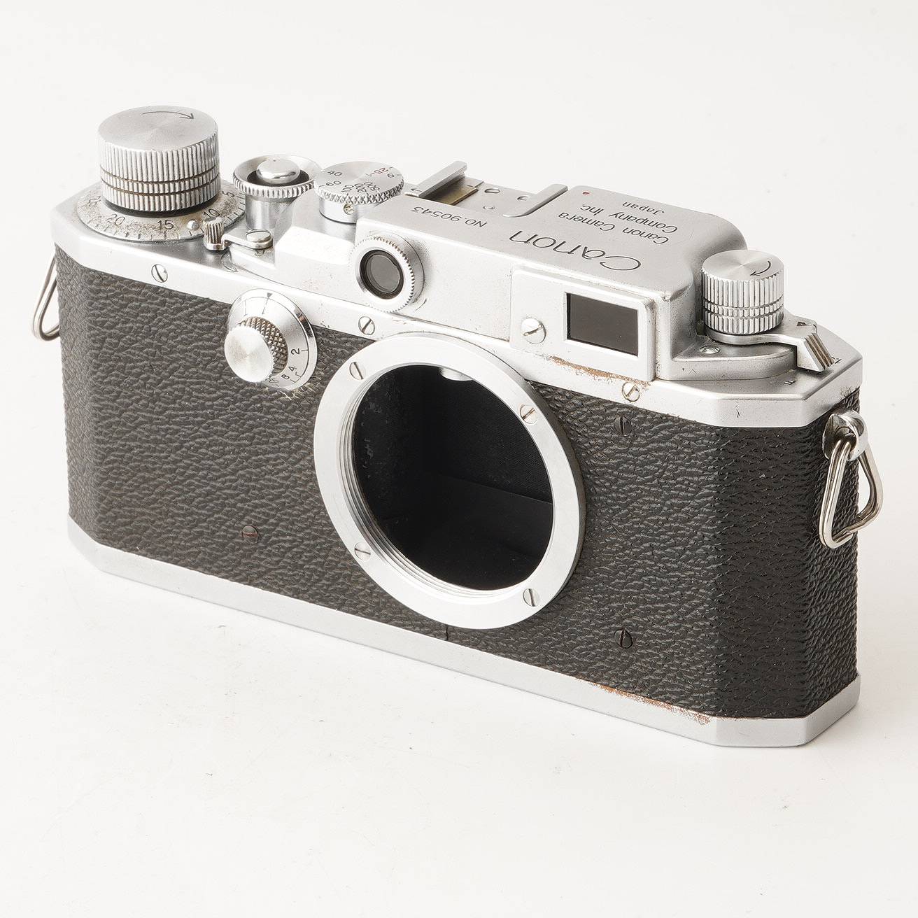 【外観】 外観は写真にて確認してください。 【動作】 各機能動作します。 シャッタースピード全速正常に動作します。 二重像は正常に動作、重なります。 フィルム巻上げ問題ありません。 【光学】 ファインダー内クモリがあります。 【付属品】 写真に写っているものがすべてです。