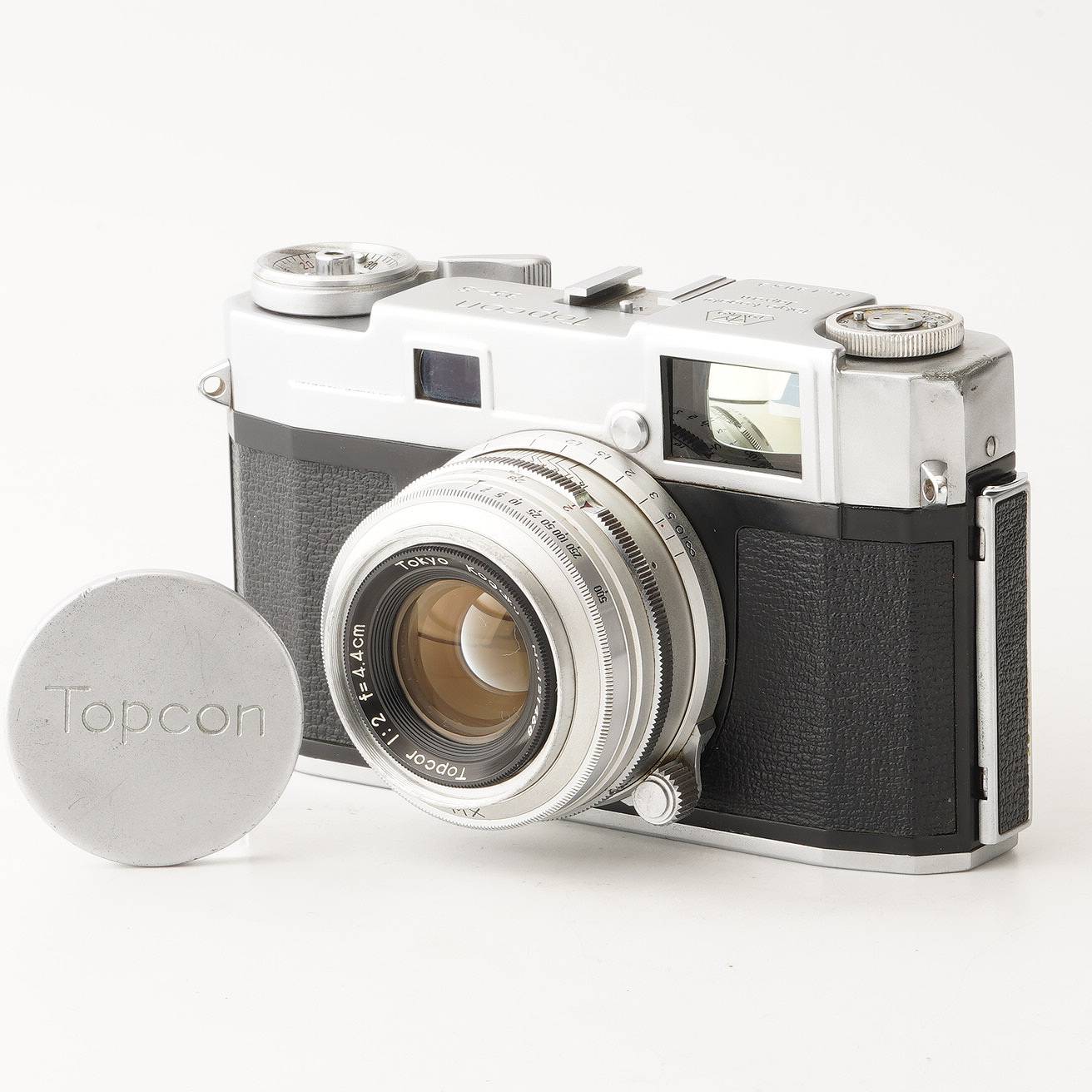 【外観】 外観は写真にて確認してください。 【動作】 各機能動作します。 シャッタースピード全速正常に動作します。 二重像は正常に動作、重なります。 フィルム巻上げ問題ありません。 フォーカスは正常に動作します。 絞り羽根は綺麗で正常に動作します。 【光学】 撮影に影響する不具合がありません。 カビ、クモリはありません。 レンズにキズがありますが、撮影に影響する程度ではありません。 ファインダーは綺麗です。 【付属品】 写真に写っているものがすべてです。
