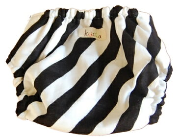 \ポイント更に3倍/【メール便対応】 kucca クッカ 布おむつカバー White&Black stripe Sサイズ (3〜7kg) テープタイプ 新生児から【ナチュラルリビング】