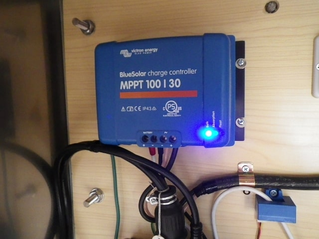 MPPT型 充電コントローラー 30A　12V 24V兼用 / BS-MPPT 100/30［正規品／日本語の説明書付き／無料保証2年(電池を除く)］ 2