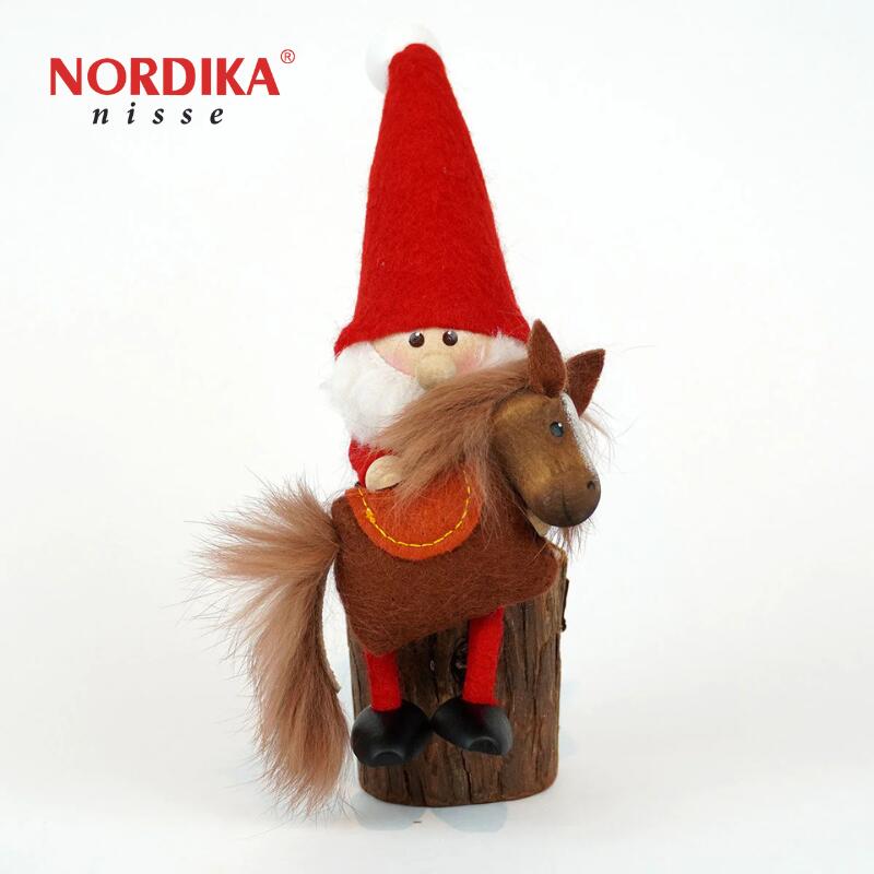 ノルディカニッセ 2025 干支シリーズ 馬を抱えたサンタ / レッド NORDIKA nisse 北欧雑貨 サンタ 木製 人形 クリスマス ハンドメイド 北欧 インテリア プレゼントのサムネイル