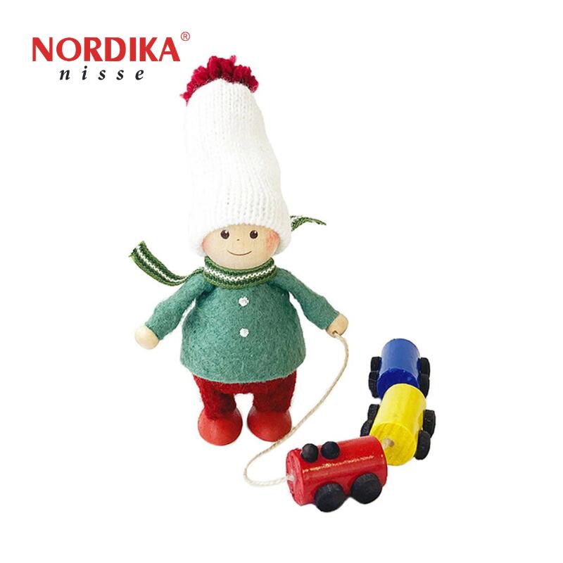 楽天暮らしの雑貨店ナチュレノルディカニッセ 電車のおもちゃを運ぶ男の子 Joy to the world NORDIKA nisse 北欧 デンマーク クリスマス 木製人形 サンタ 北欧インテリア 雑貨 プレゼント 木製人形