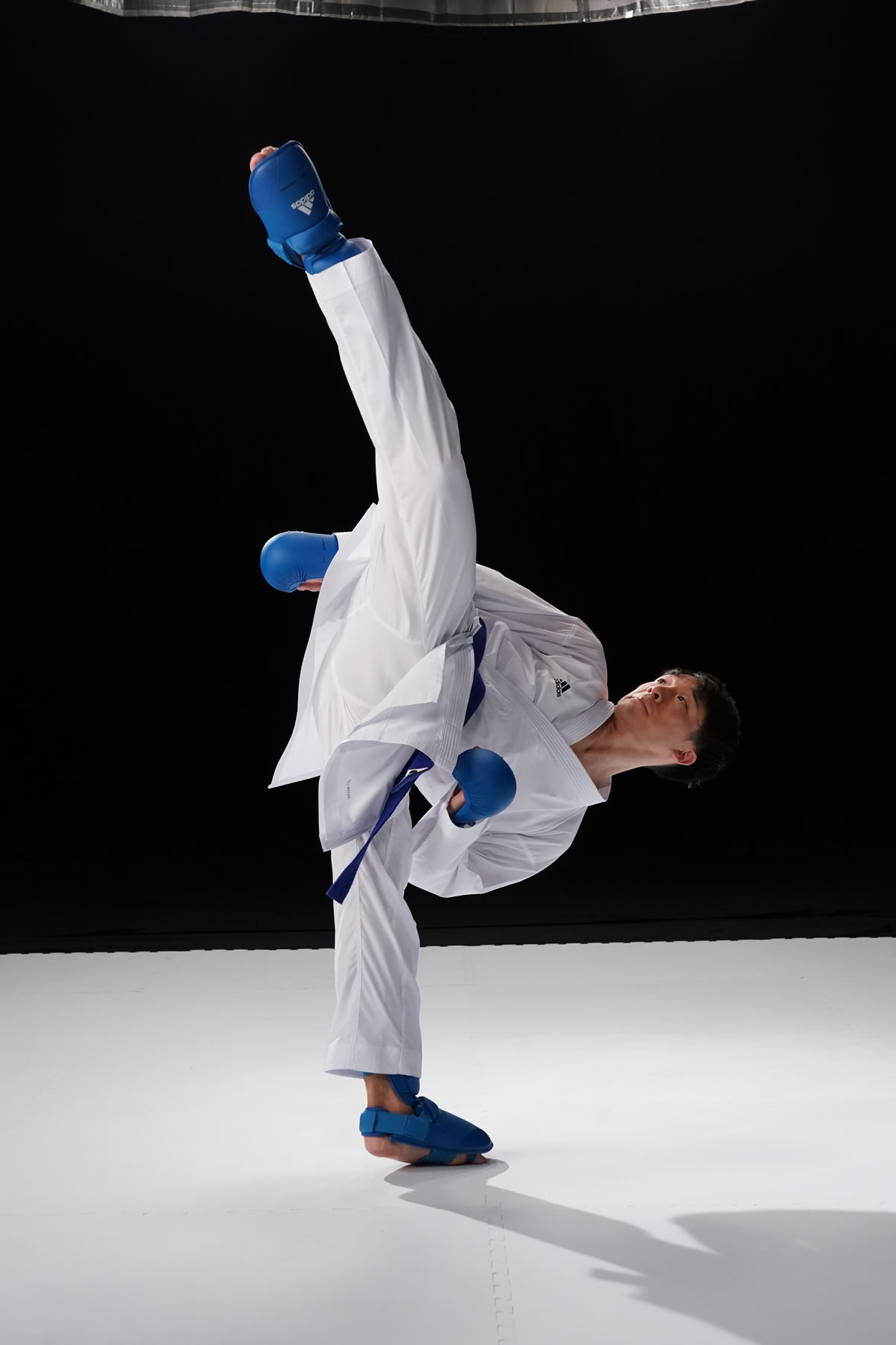 アディダスadidas空手衣アディライト(WKF公認)世界最軽量モデル3本ラインレギュラーフィットK191SK3stripes