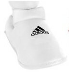 ※セール品のため返品・交換はできません。 ※ホワイトのみです。 WKF公認adidasコンビネーションキックの甲プロテクター ※脛部分は付属しておりません！甲部分のみです。 商品の耐久性が既存商品より4倍強くなりました（当社比）。 日本人の体格に合わせてフォームを変更。 優れたフィット感でより動きやすくなりました。 ※白色はWKF公認ではありません（白色はWKFロゴ無し）。 ※左右セット ※試合用は赤と青色です。 内側：衝撃を吸収するフォームラバー 外側：高級合皮製優れたフィット感で動きやすい！