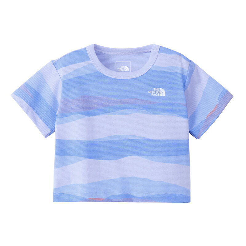 仕様／規格●素材：FLASHDRY NATURE Organic Cotton 天竺（綿100％）●機能：オーガニックコットン採用／着脱しやすいように左肩ドットボタン仕様／ロゴプリント●サイズ展開：80／90●原産国：中国商品説明●オーガニックコットン100%の天然素材でありながら、吸汗速乾性を備えた生地を採用した半袖Tシャツのベビーモデル。涼しげな薄さに適度なハリを持たせた生地は、毛羽を抑えて紡績することで水分の拡散性を向上し、ドライタッチに。裏面はリップル組織で肌と生地の接地面を減らし、肌離れのよさを実現しています。洗濯をしても乾きやすいイージーケア性も魅力です。脱ぎ着がしやすいよう、左肩ドットボタン仕様。衣服内の通気性やドライな着心地を考慮した、ゆったりめのシルエット。春から夏のアウトドアやタウンユースに活用できるアイテムです。商品属性●カラー:[ ブルー系 ]特集区分●夏対策用アイテム●夏対策用アイテム（トップス）●【25SS】春夏特選新製品商品実寸サイズ総丈肩幅身幅袖丈9036.52931.513※ナチュラム独自の基準で採寸しております。※ブランド公式サイトの実寸値と異なる場合がございますので、ご了承ください。ジャンル識別情報：/g1006/g205/g301/m111/※納期表示のご説明はこちら