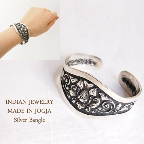 インディアンジュエリー インドネシアン アンティーク シルバー バングルINDIAN JEWELRY Silver Bangle