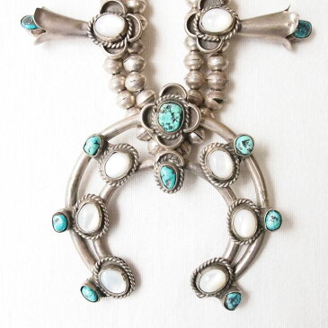 インディアン ジュエリー ナバホ OLD PAWN NAVAJO マザーオブパール&ターコイズ スカッシュブロッサム ナジャヘッド ネックレスINDIAN JEWELRY NAVAJO Nacklace