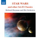 スター・ウォーズとSFクラシックス　STAR WARS AND OTHER SCI-FI CLASSICS "スター・ウォーズ　エピソードIV" ※抜粋 1.Main Title Theme 2.Princess Leia's Theme 3.The Battle 4.Cantina Band 5.The Little People 6.The Throne Room 7."未知との遭遇" - メインタイトル・テーマ 8."メテオ" メイン・テーマ 9."エイリアン" メイン・テーマ 10."2001年宇宙の旅" 交響詩「ツァラトゥストラはかく語りき」 Op. 30, TrV 176 - 導入部 11."宇宙空母ギャラクティカ" メイン・テーマ 演奏:リチャード・ヘイマン & ヒズ・オーケストラ／リチャード・ヘイマン(指揮) 栄えある“スター・ウォーズ”シリーズ。もともとは9部作として構想された壮大な物語の全ての始まりは、この1977年に公開されたこのエピソードIVでした。瞬く間に世界的大ブームを巻き起こすこととなりましたが、それには、このジョン・ウィリアムズの音楽の存在も忘れてはなりません。最初の1秒を聴いただけで胸が躍るこのメイン・テーマはシリーズを通して大活躍することとなります(ただしエピソードIVには、《あの人物》は登場しないので音楽も含まれていません)。 このアルバムでは、この名曲を含むSF映画の名音楽と、宇宙的な音楽の源泉とも言えるR・シュトラウスの「ツァラトゥストラ」を収録しました。 アーサー・フィードラー時代のボストン・ポップスで長年、名アレンジャーとして活躍していたリチャード・ヘイマンの豪華絢爛なアレンジによる煌めくオーケストレーションで、これら宇宙空間の華麗なる戦いを描き出します。 お部屋の照明を落として、ゆっくりとお楽しみください。