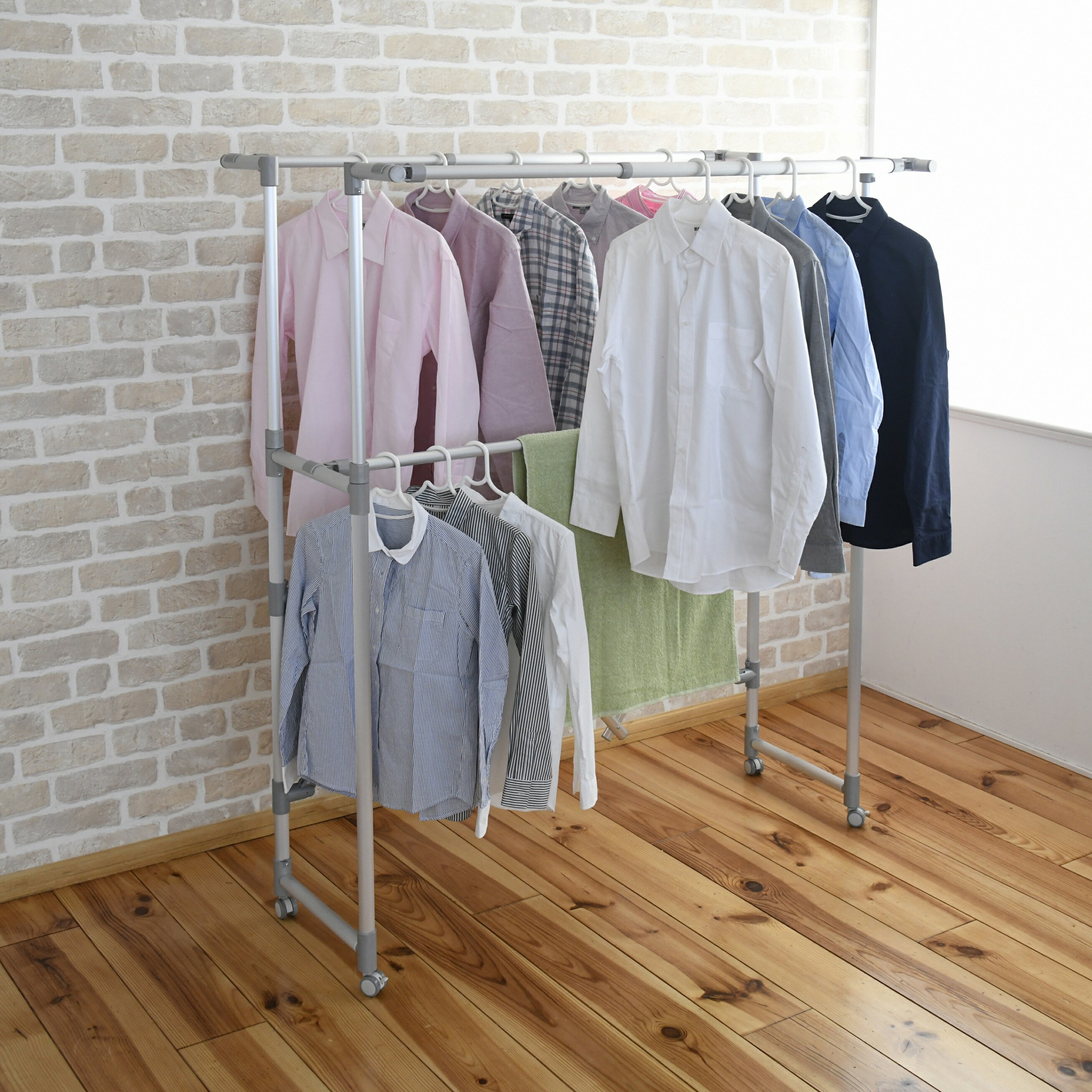 \1年の延長保証が可能になりました!/ 日本製 物干し 大容量アルミ製軽量スマート物干し キャスター付 シルバー ベランダ 室内 室内物干し たくさん干せる物干...