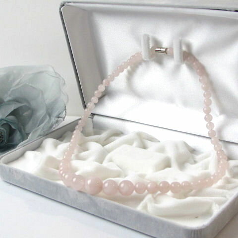 メール便対応不可ネックレス用スエード調ジュエリーケース（グレー）