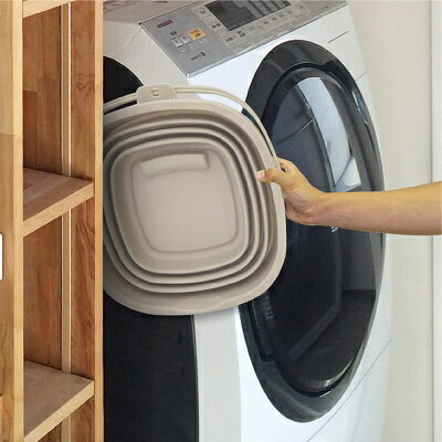 折りたたみスクエアバケツ品番 ： AXL−455GL★カラー ： グレー★容量 ： 約10L★耐熱 ： 60℃★折り畳み時厚 約5cm株式会社アクセル（AXCEL）