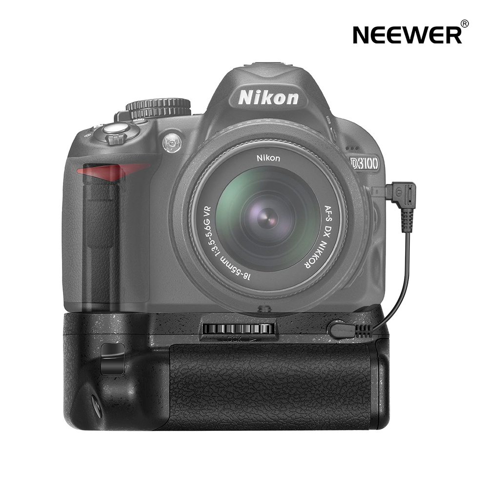 *商品説明： 【特徴】 ●この高品質のバッテリーグリップは、Nikon D3100 D3200 D3300 SLRカメラと互換性があります。 ●縦型シャッターリリースボタンを内蔵しており、2つEN-EL14充電式バッテリーを収納できます。 ●さらに、シャッターリリースを使用できる信号転送ケーブルが付属しています。 ● 半押し機能付き縦シャッター。より快適な垂直撮影。 ●カメラのバッテリー容量を2倍にすると、撮影時間を効果的に延長できます。 ●安定性が大幅に向上します。信号伝達ケーブルが含まれています。 ●三脚ネジマウントが付属しています。 *仕様： タイプ：ニコンD3100 D3200 D3300用バッテリーグリップ 互換性のあるバッテリー（含まれていません）：2×EN-EL14バッテリーパック 電源スイッチ：カメラの電源スイッチ カラー：ブラック 寸法：122x78x100mm ご注意： 1.単三電池用の電池ホルダーは含まれていません。 *パッケージ内容： 1xNikon D3100 D3200 D3300用プロバッテリーグリップ 1x信号転送ケーブル 1xマニュアル キーワード： EN-EL14交換用グリップ　バッテリーグリップ　カメラホルダー　カメラ用バッテリホルダー　カメラグリップ　ホルダー　グリップ カメラバッテリー ※一年保証があります。 ※仕様及び外観は改善のため、予告なく変更することがあります。