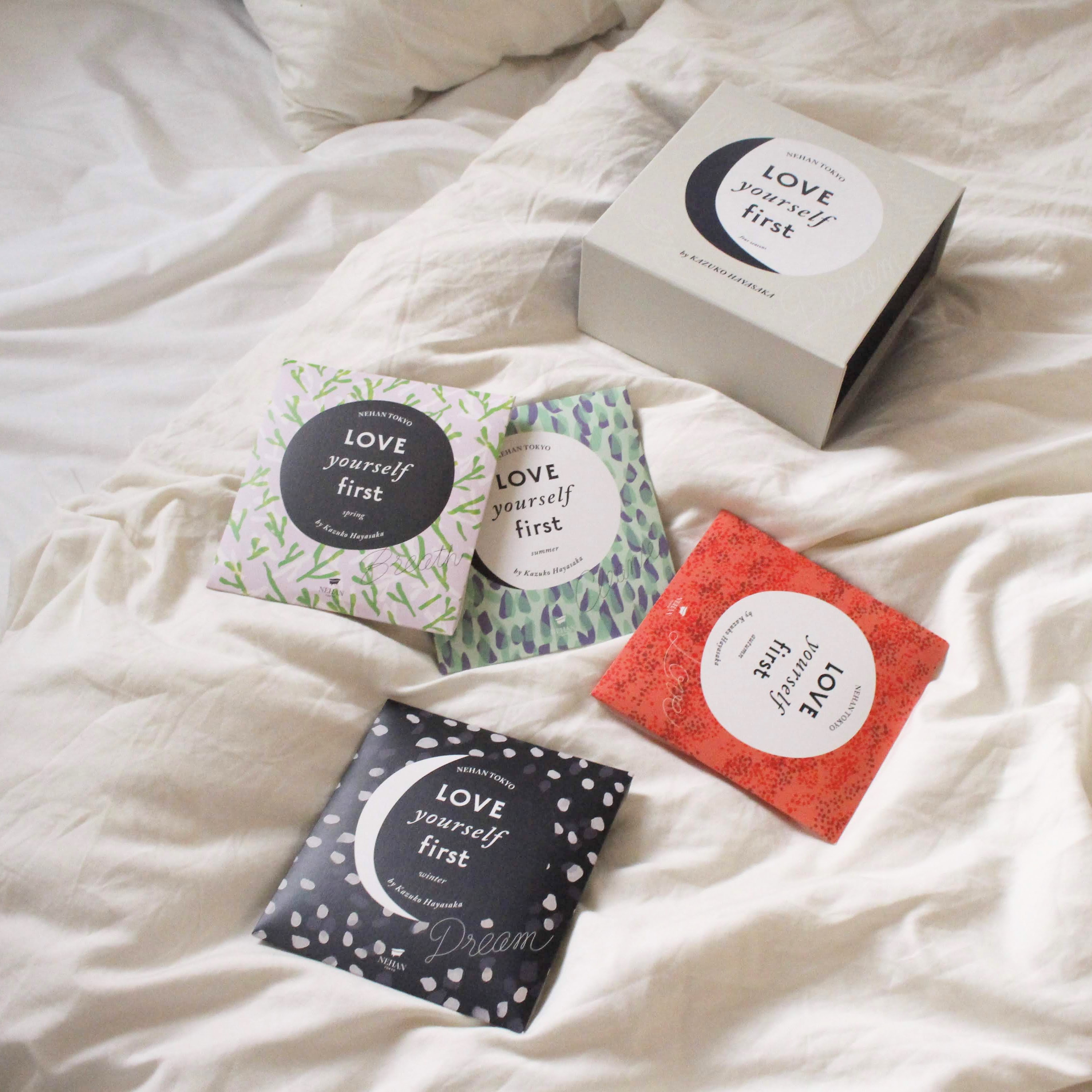 【Gift】Love Yourself First four seasons(ショッパーバッグ1枚付き)