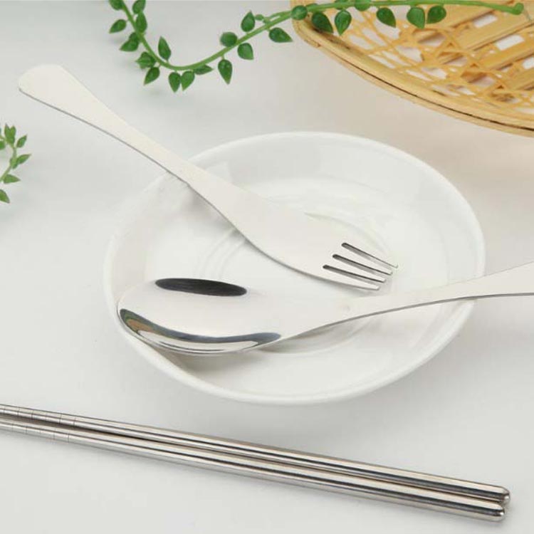 3点入り 携帯食事ツール 箸 スプーン フォーク ステンレス 弁当 ピクニック カトラリー トリオ スリム 通勤 通学 外出 コンパクト プレゼント 誕生日 食器 外食 収納ケース付き