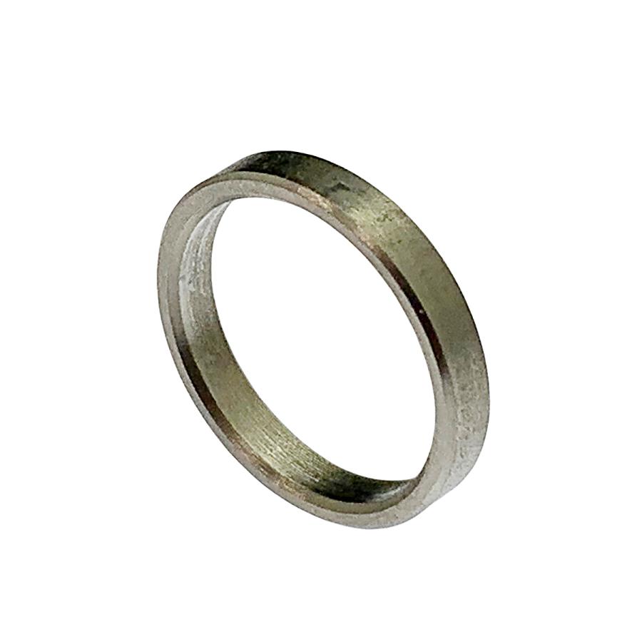 商品情報サイズ内径10.2mm、外径12mm、長さ2mm材質ステンレス(SUS303)入数2個特徴部品変更に伴う間隔調整、ストッパー、かさ上げ、センター出し、滑り軸受けや、ネジ径のサイズアップ時に。例えばバイクのマフラー、ステップ、シート、リアショックなどカスタムパーツへの交換時にお使いいただけます。スペーサー ステンレス M10用 3/8インチ対応 内径10.2mm 外径12mm 長さ2mm 2個入 バイク用 カラー M10用(3/8インチ対応)、肉厚1mmのスペーサー プロ仕様のオリジナルスペーサー。部品変更に伴う間隔調整やネジ径のサイズアップ時に。他サイズのバリエーションも豊富に対応。例えば、バイクのマフラーやステップ、シート等、カスタムパーツへの交換時にスペース調整用としてお使いいただけます。 5